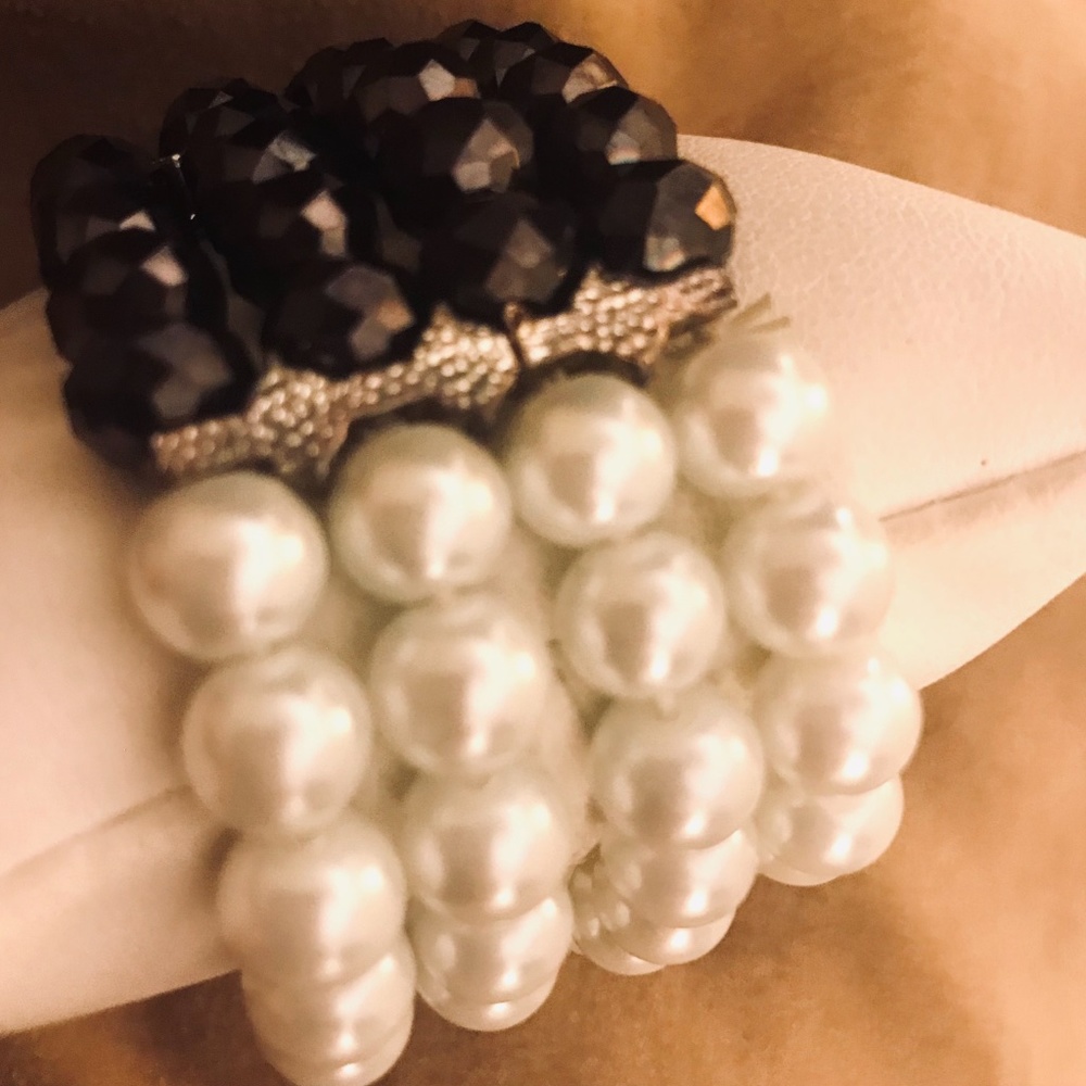 PEARL & JET BRACELET MULTI LAYER STRETCH LUNA Beaded NEW CONDITION - Picture 11 of 12